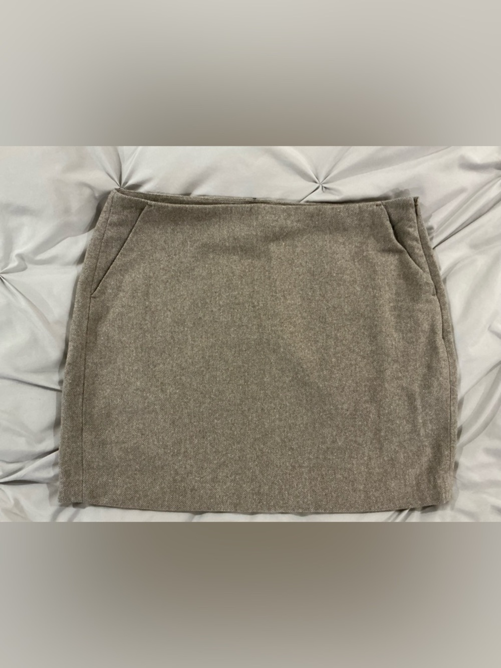 EUC - Women’s Banana Republic Classic Taupe Wool-Blend Mini Skirt - Size 14